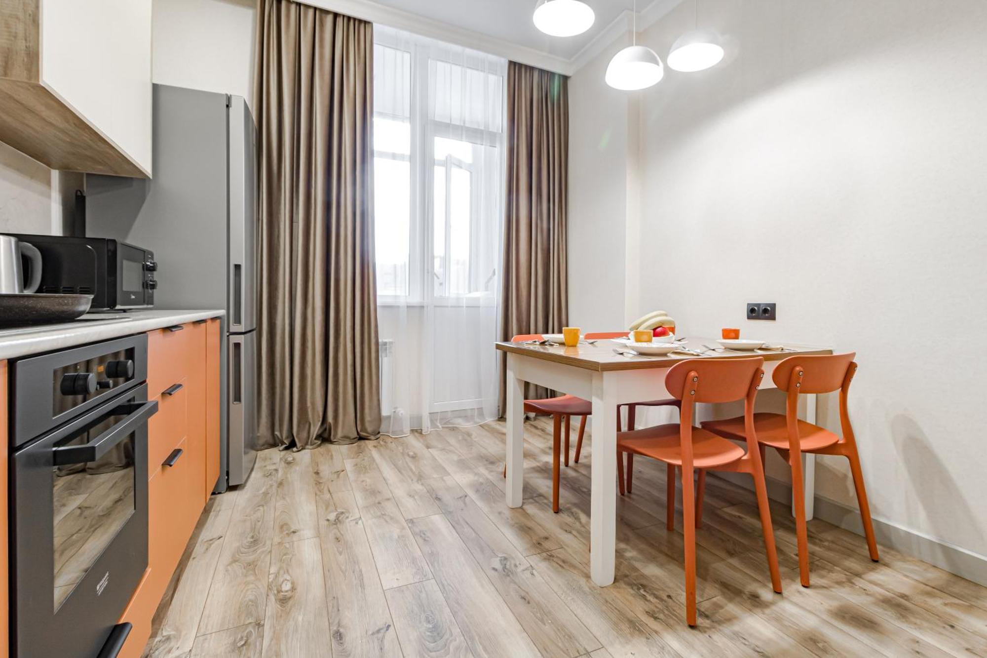 уютная, красивая с дизайнерским ремонтом, р-н Eхро, арена, назарбаев Apartment